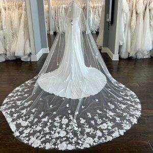 🎉HP🎉NWOT Bel Air Bridal Cathedral Veil - V7722C